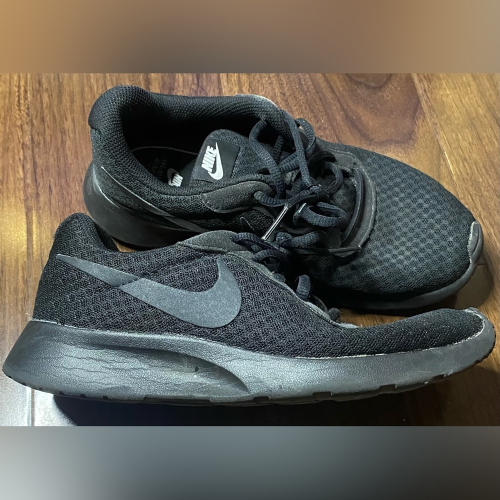 NIKE TANJUN SUSTAINABLE SNEAKERS